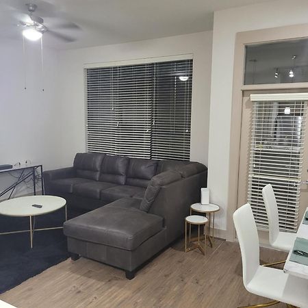 Апартаменты A Downright Downtown Delite Хьюстон Экстерьер фото